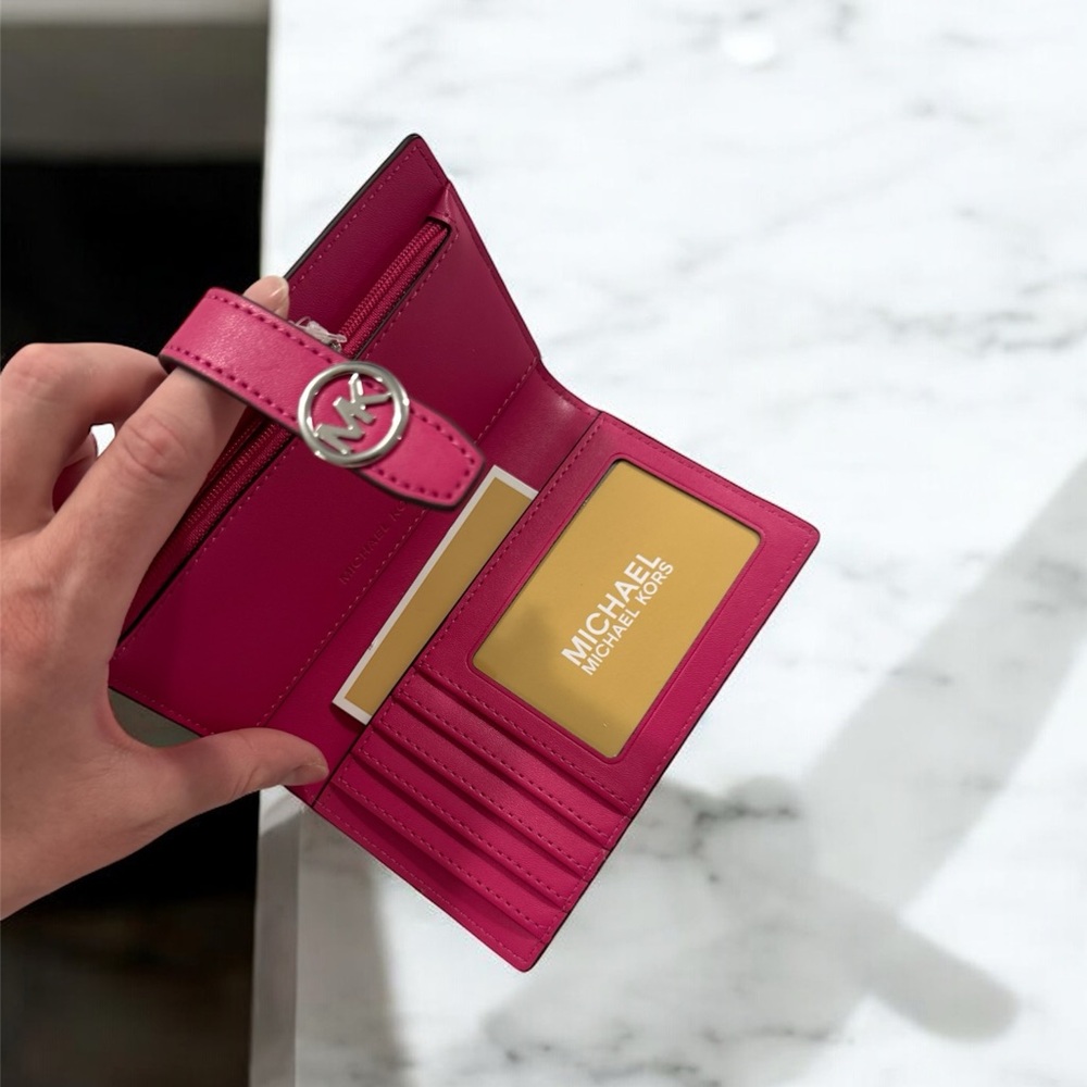 MICHAEL KORS 
Greenwich Medium Zebra Signature Logo Wallet - Picture 3 of 5